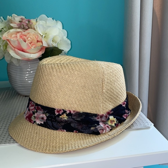 Beach fedora Charlotte Russe - Picture 3 of 5